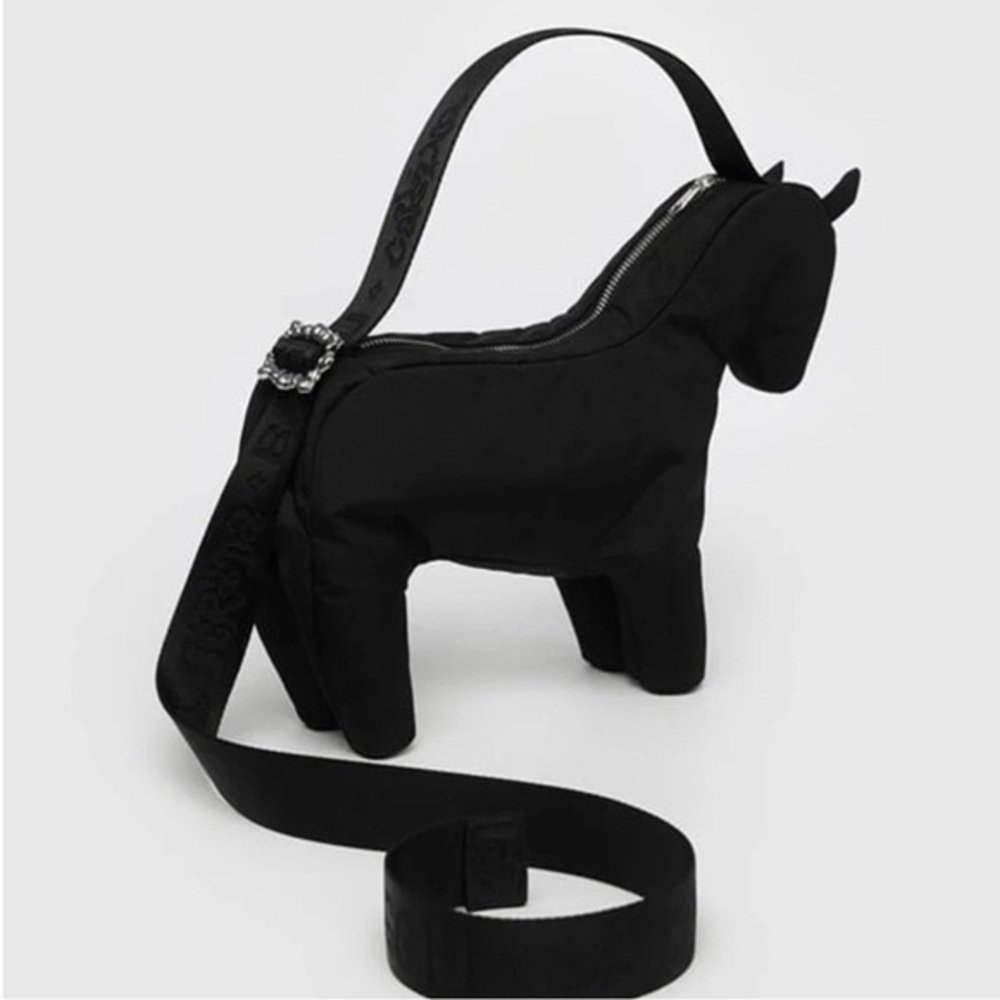 Collina Strada x Baggu horse shaped bag
